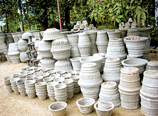 Sundayobserver Lk Features Flower Pot Industry Seeks Support